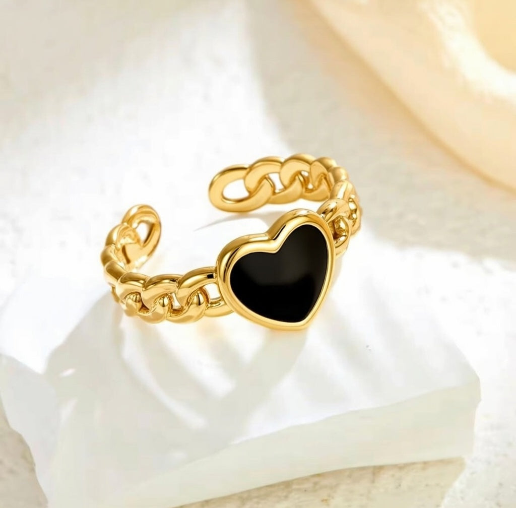 Black Heart Chain Ring