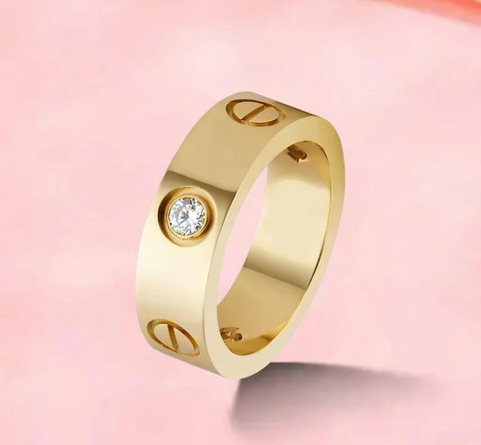 Luxury Screw Detail Crystal Ring